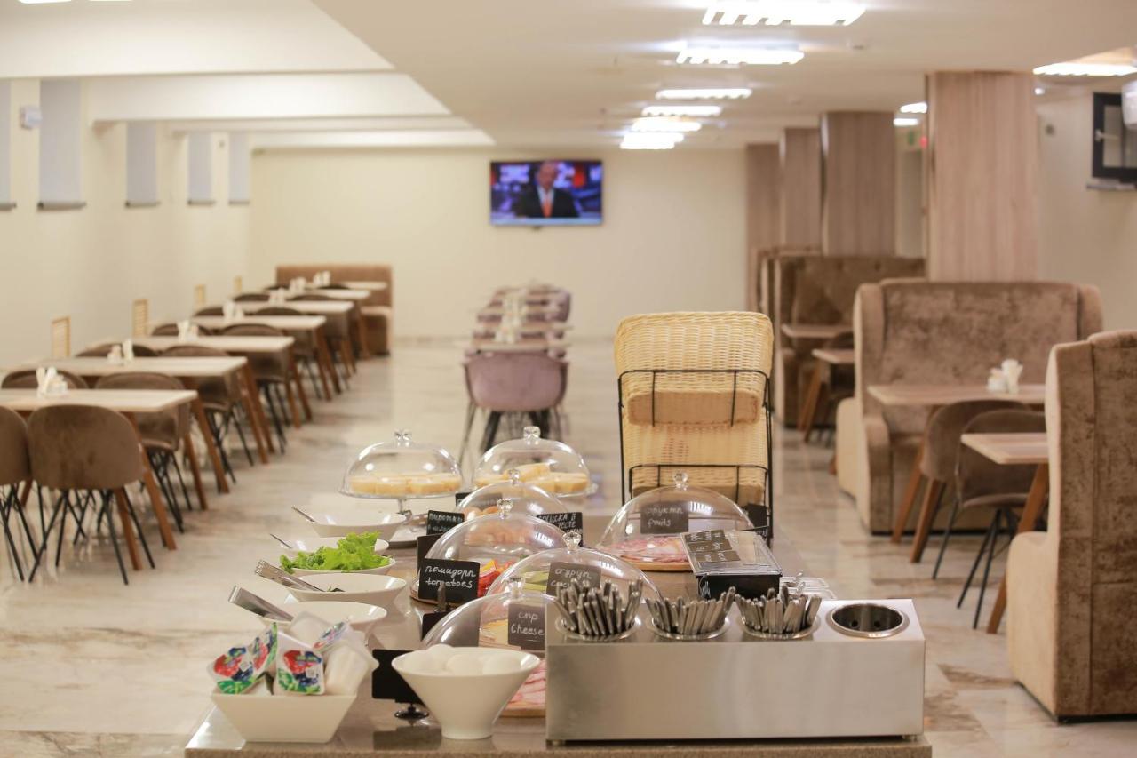 Infinity Plaza Block 1 Hotel Atyrau Ngoại thất bức ảnh
