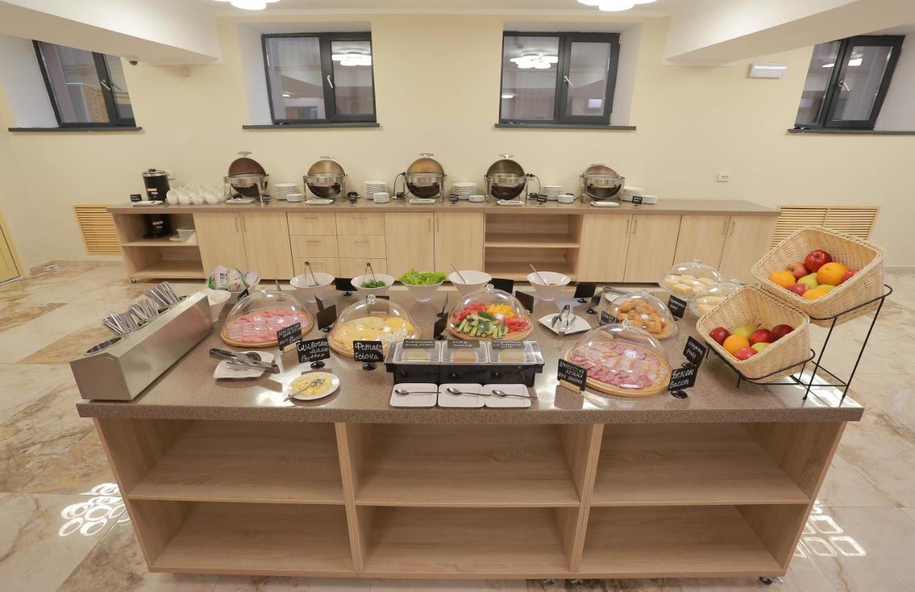 Infinity Plaza Block 1 Hotel Atyrau Ngoại thất bức ảnh