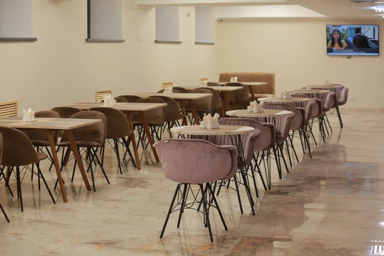 Infinity Plaza Block 1 Hotel Atyrau Ngoại thất bức ảnh