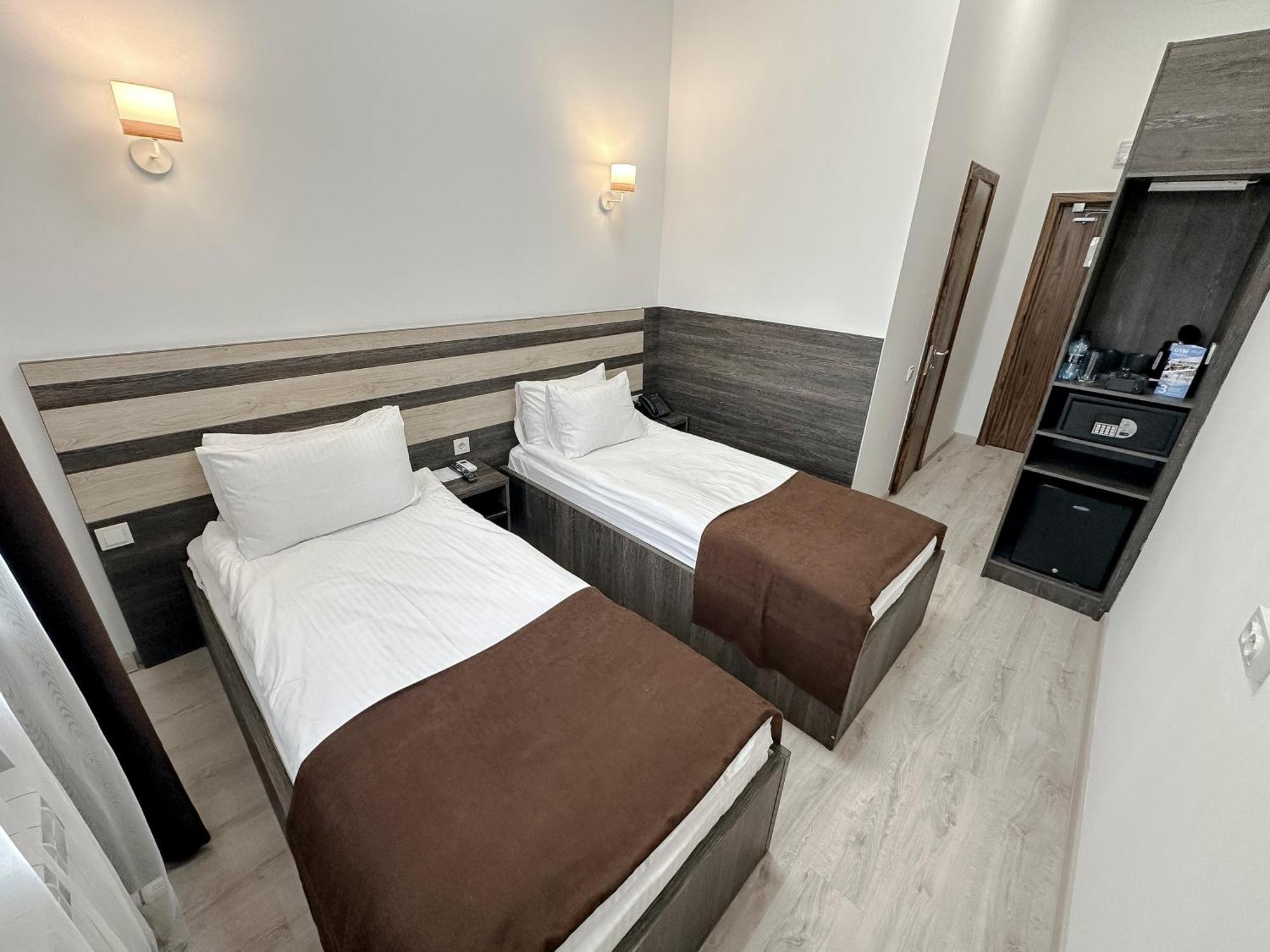 Infinity Plaza Block 1 Hotel Atyrau Ngoại thất bức ảnh
