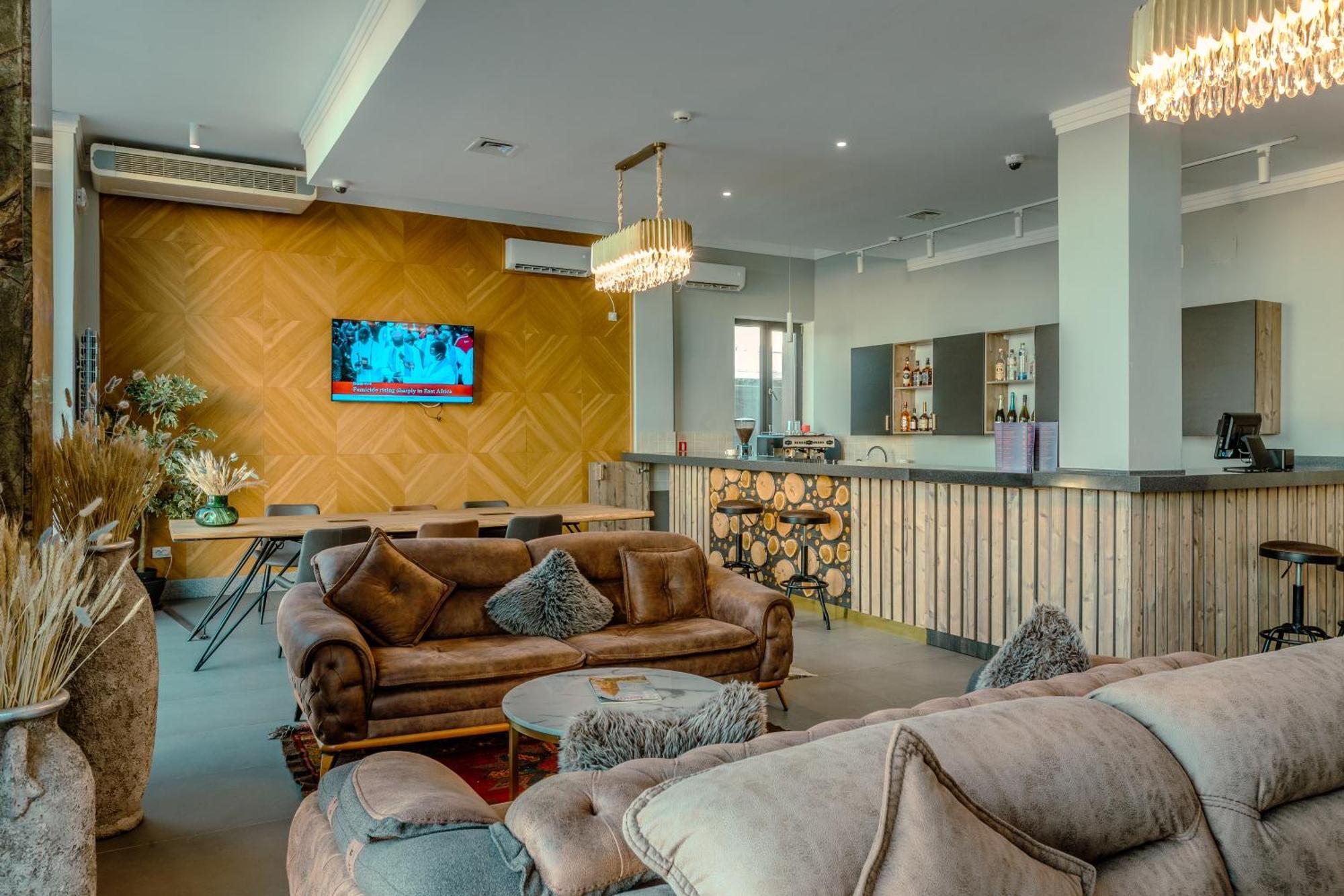Infinity Plaza Block 1 Hotel Atyrau Ngoại thất bức ảnh