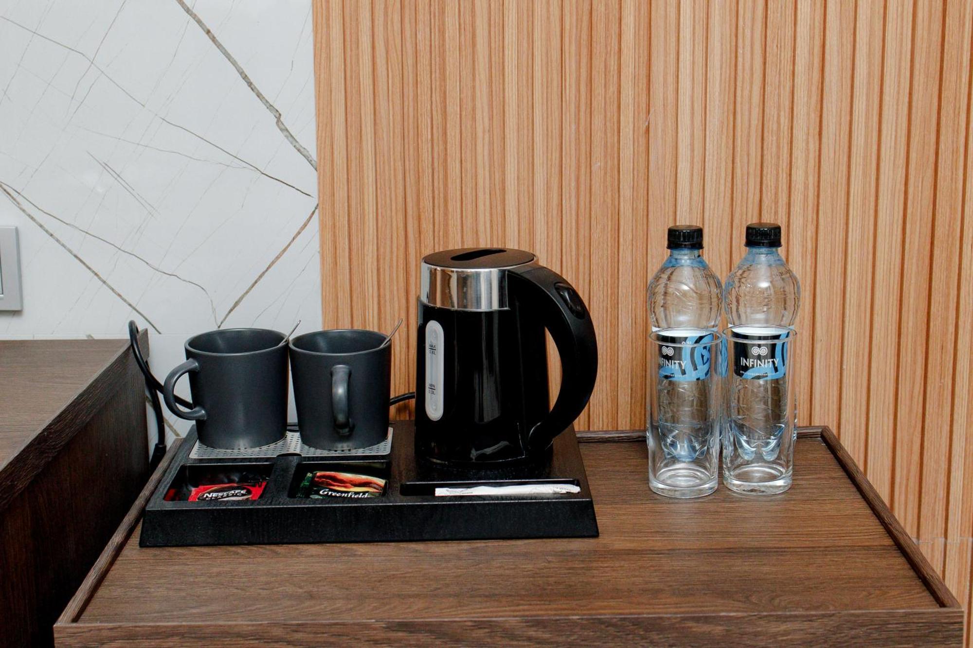 Infinity Plaza Block 1 Hotel Atyrau Ngoại thất bức ảnh