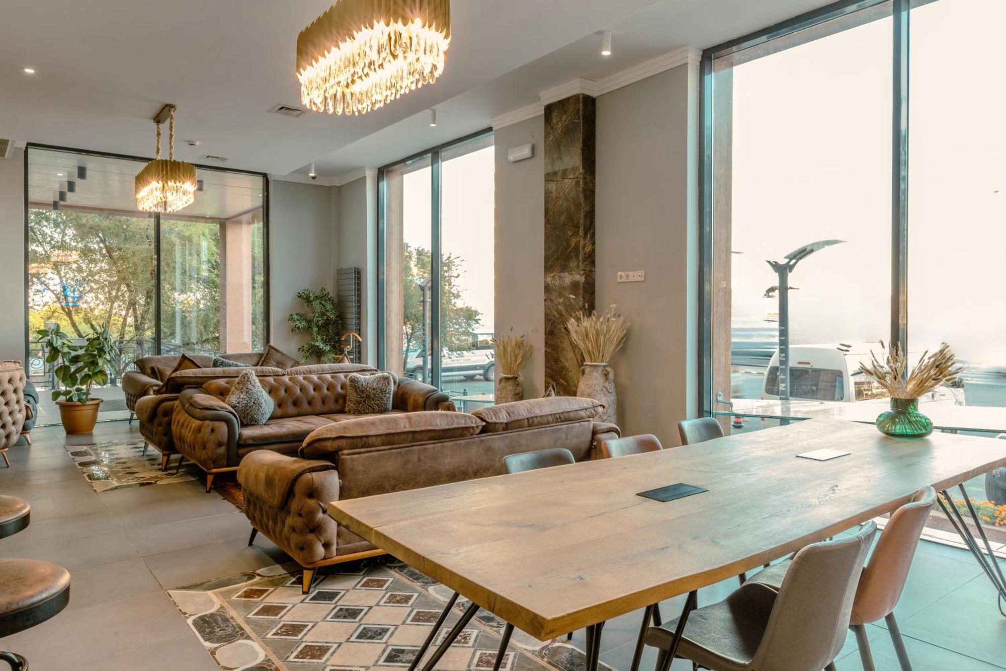 Infinity Plaza Block 1 Hotel Atyrau Ngoại thất bức ảnh