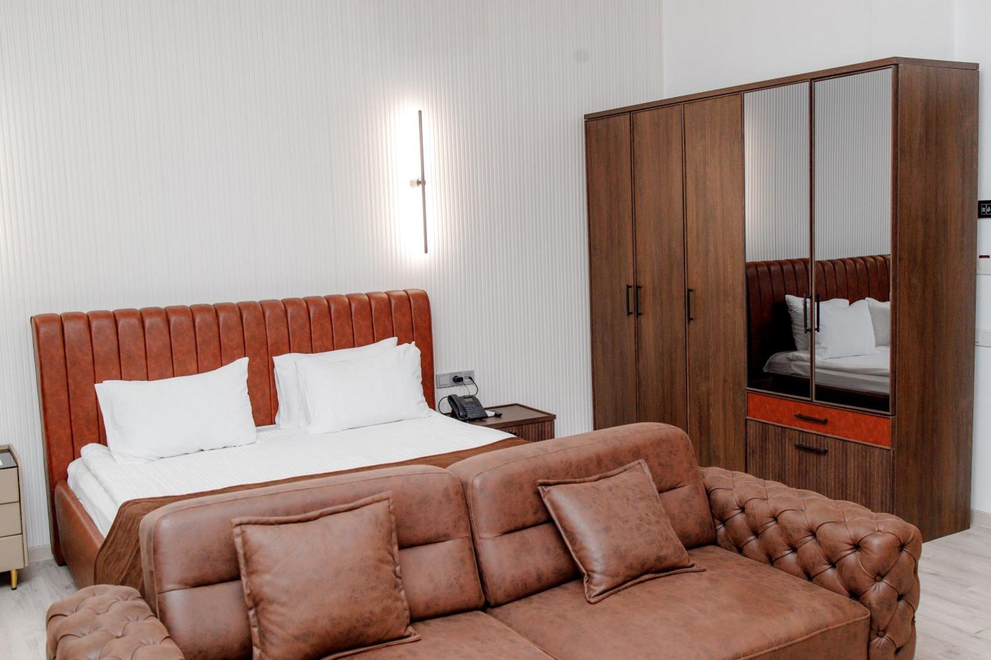 Infinity Plaza Block 1 Hotel Atyrau Ngoại thất bức ảnh